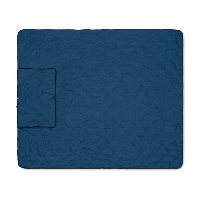 Foldable quilted picnic blanket