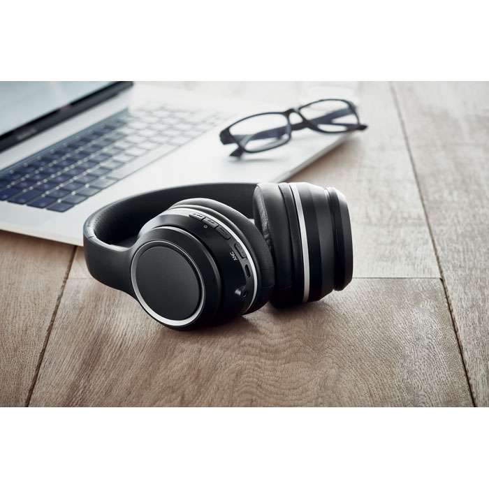 Noise cancelling Wireless Headphones